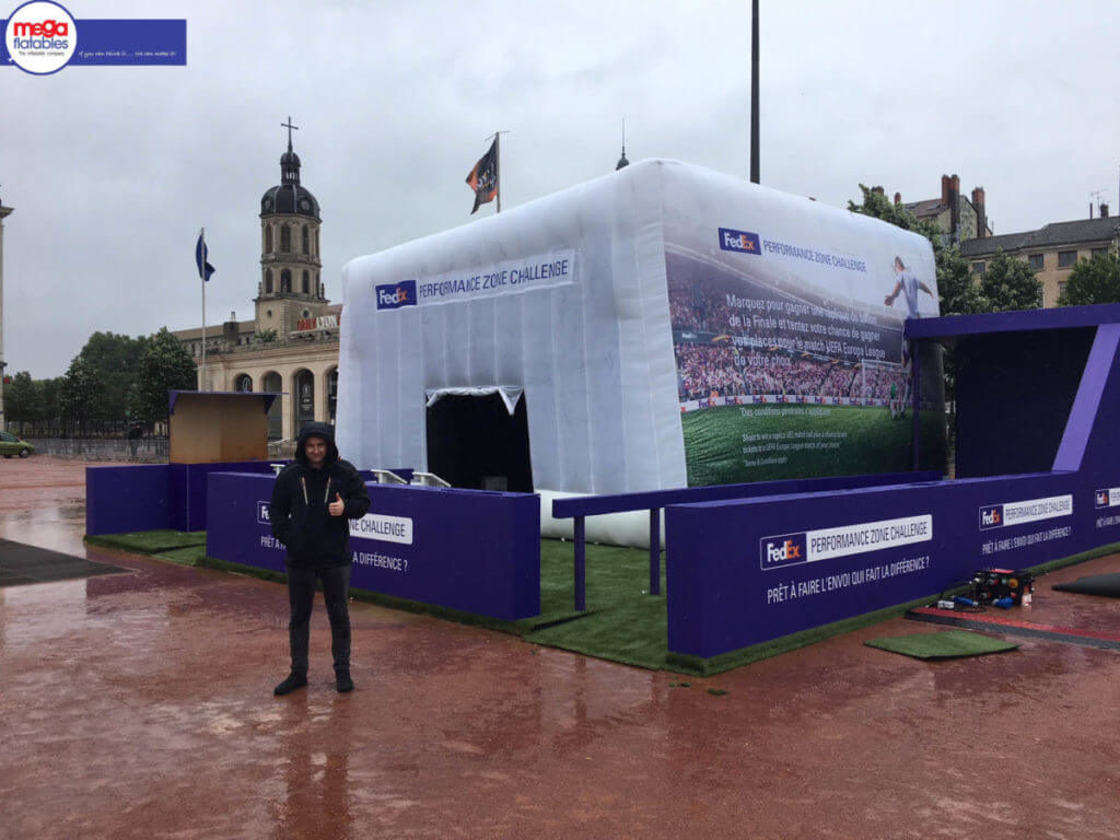 Inflatable FedExCube