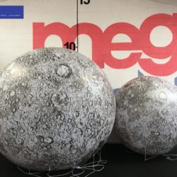 Moon inflatable
