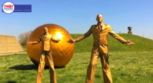 Gold Inflatable Sphere With Gold Men