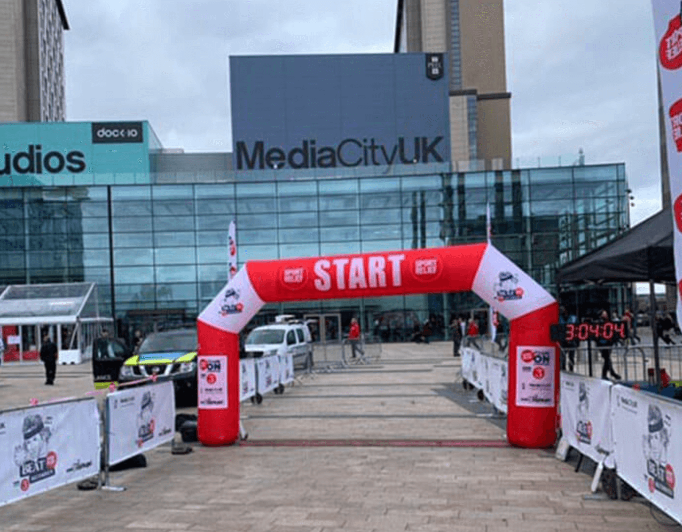 Giant start line arch