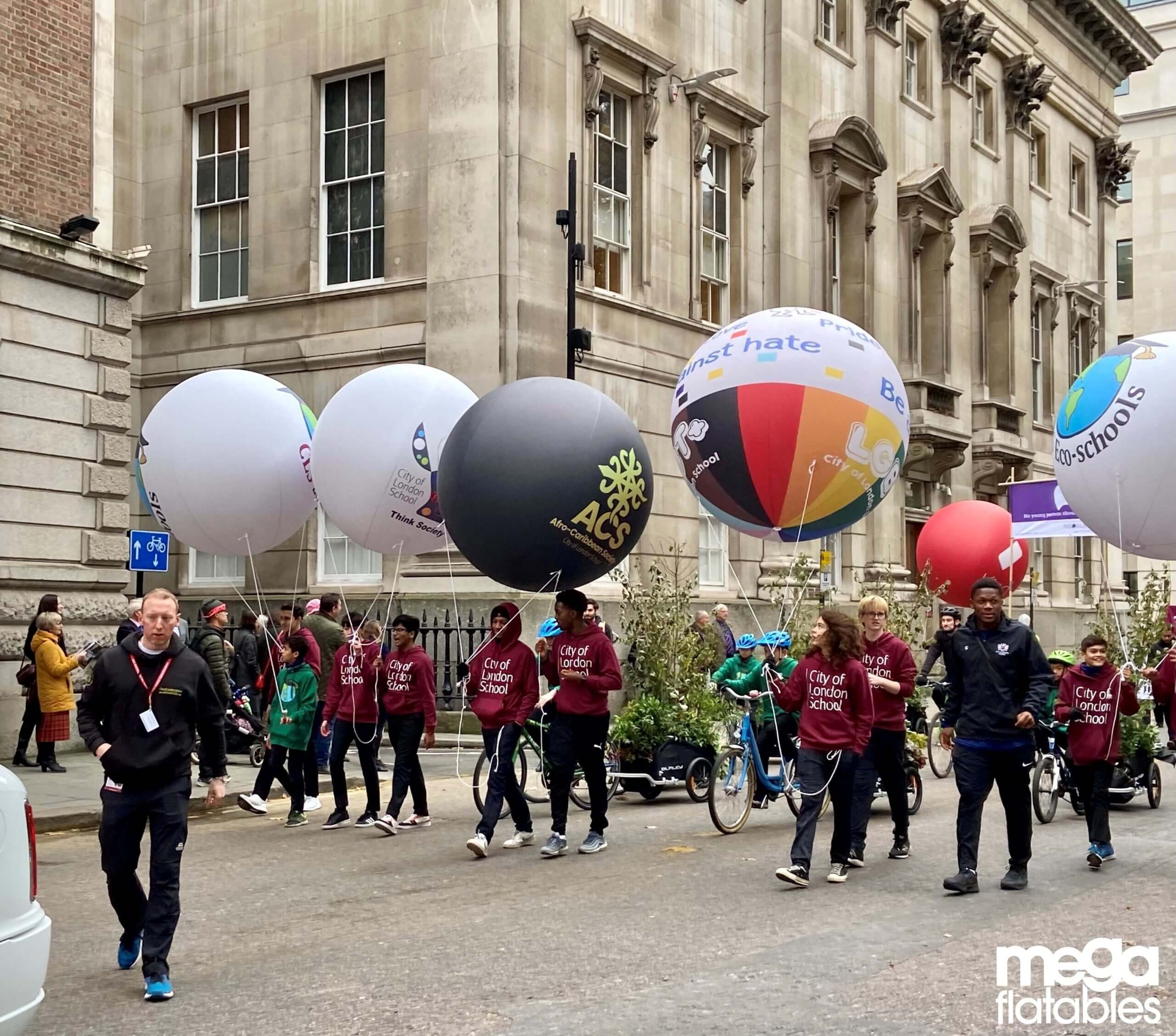 Inflatable parade spheres